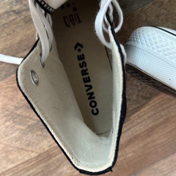 Converse - Picture 5 of 7
